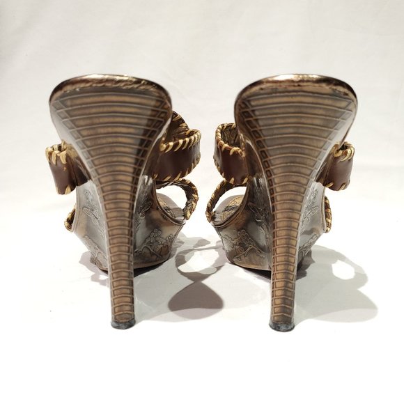 FASHION FOCUS Wood Rose Design Wedge - Picture 6 of 10